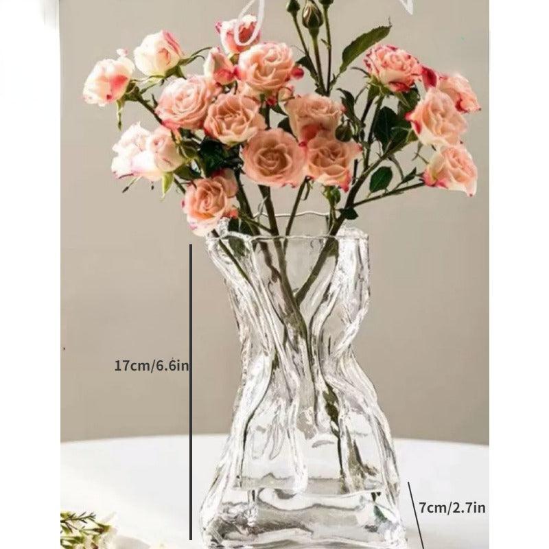High-quality clear glass vase for timeless Nordic interior design.