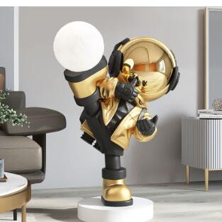 Large Floor-to-ceiling Astronaut-themed Decoration Light: Welcome Visitors to Your Space Odyssey - In home decor