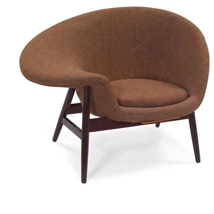 Scandinavian designer chair in oak frame