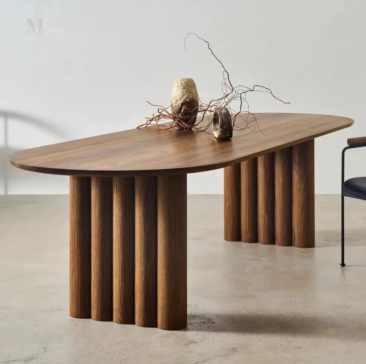 Luxury Italian Oak Dining Table – Modern Round Solid Wood