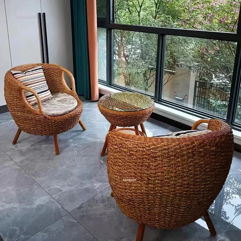 Minimalist garden seating with backrest