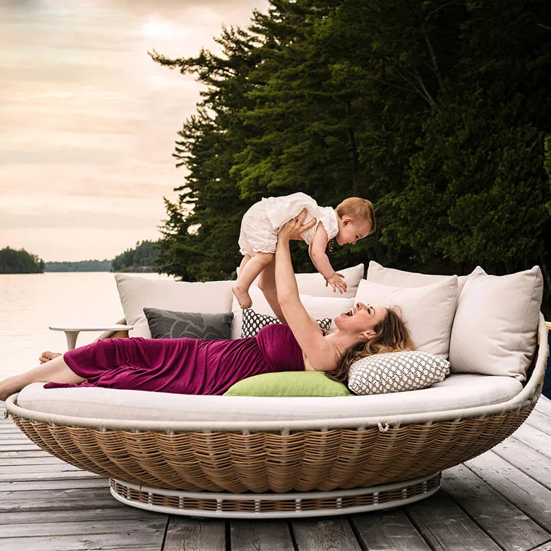  Plush cushions for ultimate comfort in an outdoor bird&